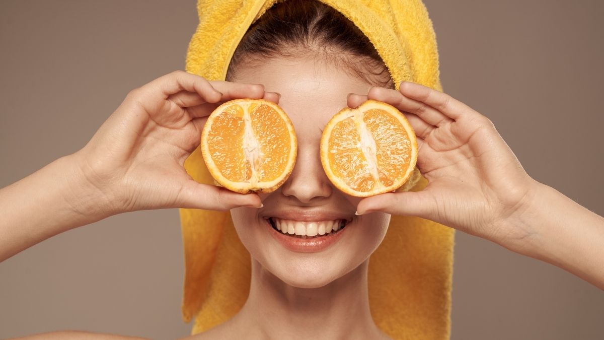 Cildinin Daha Aydınlık Ve Pürüzsüz Görünmesini İsteyenlere En İyi C Vitamini Serumu Önerileri
