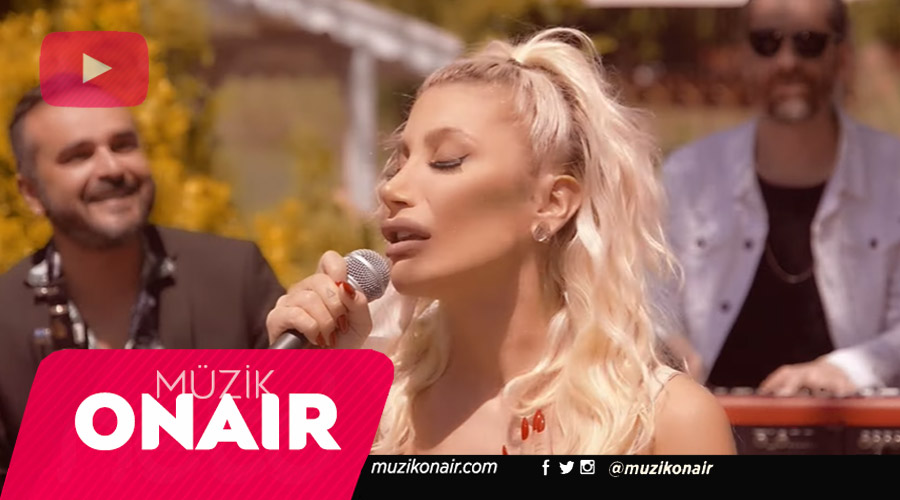 İrem Derici'nin Akustik Performansı Ara Sıra Şarkısı Video Klibiyle Karşınızda