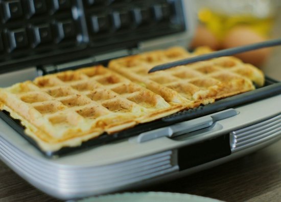 Ev Konforunda Lezzetli Tarifler Hazırlamak İsteyenler İçin En İyi Waffle Makinesi Modelleri