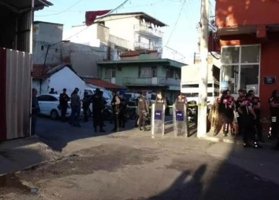 İzmir’deki silahlı kavgada yaralanan adam hayatını kaybetti