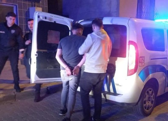 Manisa'da Mahalle Bekçisi ile 2 Kişiyi Bıçaklayan Şüpheli Tutuklandı