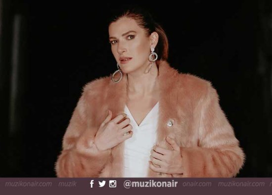 Pınar Soykan: Uzun Boylu Popçuların Dans Etmeleri Komiğe Dönüşüyor!